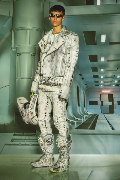 Look 12